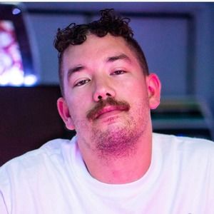 Meet your Posher, Wayne